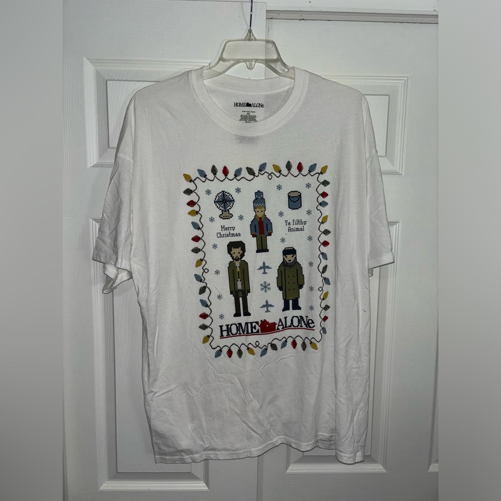 Women’s XXL Soft-Style Short-Sleeve White “Home Alone” Graphic T-Shirt